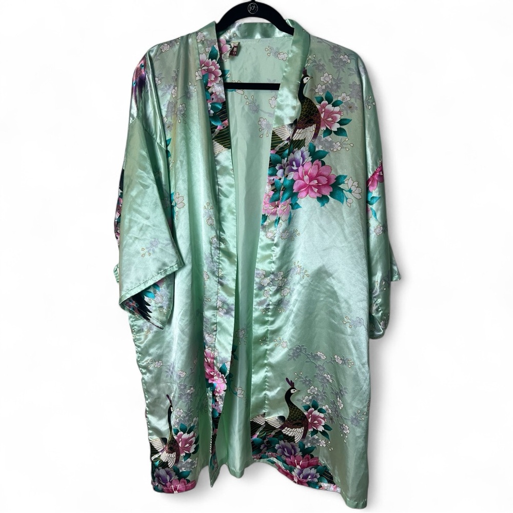 Mei‎ Yesida - Women’s Silky 1/2 Length Robe Green Peacocks Floral - Sz. OS
